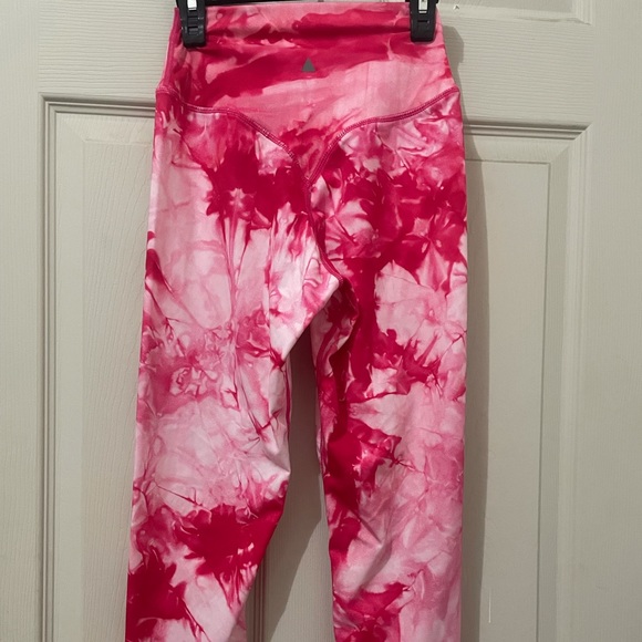 SOLD BALANCE ATHLETICA OASIS LEGGINGS - Picture 7 of 8